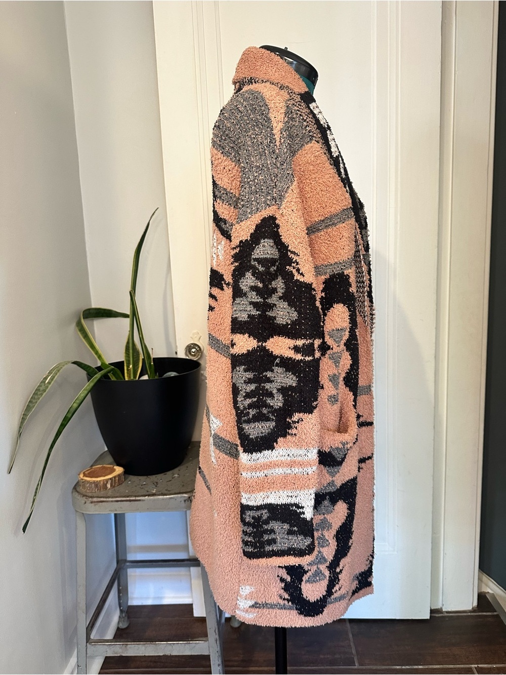 Davi & Dani Womens S Brown Aztec Print Cardigan Sweater - Picture 6 of 13